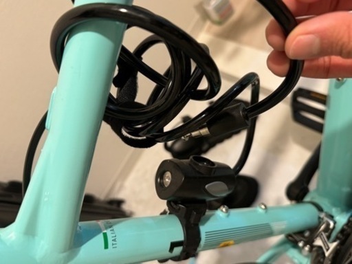 美品 Bianchi ビアンキ C-Sport 1 47 ワイヤーキー 充電式ライト 空気 