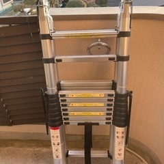 伸縮脚立、梯子