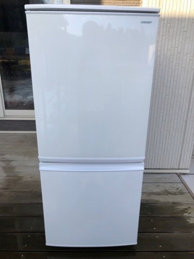 【取引決定】2018年製　シャープ 冷凍冷蔵庫 2ドア つけかえどっちもドア 137L SJ-C14D