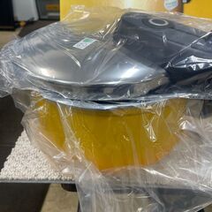 リサイクルショップどりーむ荒田店 No10011　Silit　シリット　Tプラス圧力鍋　４．５Ｌ　未使用品　ドイツ製高級圧力鍋♪　クレイジーイエロー　定価約５万円！　