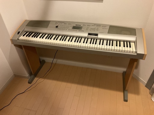 電車ピアノ　YAMAHA Portable Grand DGXー500