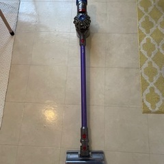 dyson V7 現役稼動品 直ぐに使えます