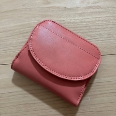 ♥️♥️【新品】定価8600円 本革 ピンクが可愛い ミニ折り財布