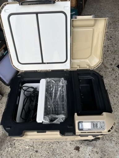 ハイコーキの冷蔵庫、難ありなので安くします。 - その他 