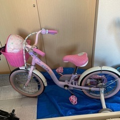 自転車　補助輪付き