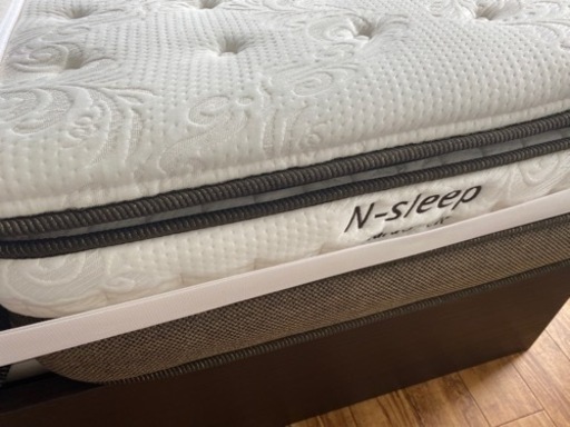 30年保証ニトリベッドフレームマットレスクイーン - ベッド 