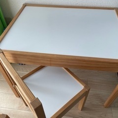 IKEA キッズテーブル　【レット】
