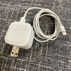 iPhone用充電器(ライトニングUSB)