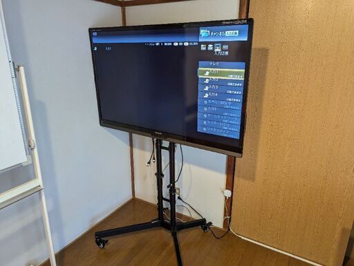シャープ52インチTVとTV台譲ります