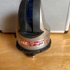 レーザー墨出し器