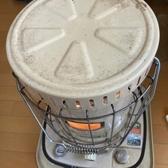 ①電池で着きますコロナストーブ