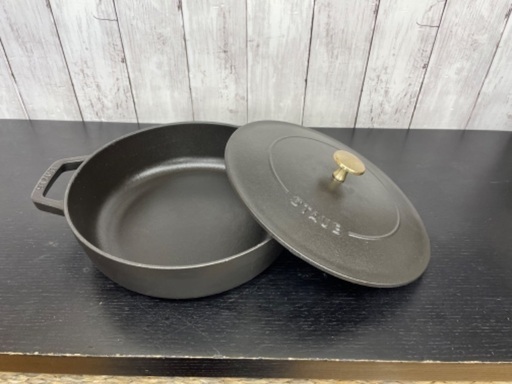 ほぼ未使用】STAUB ココット鍋 ほぼ未使用】STAUB鍋 バジルグリーン 22