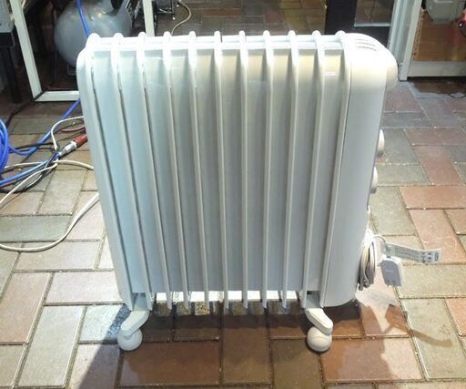 DeLonghi デロンギ アミカルド オイルヒータ RHJ45M1115-LG デロンギ 冷暖房機器 アミカルド オイルヒーター ライトグレー