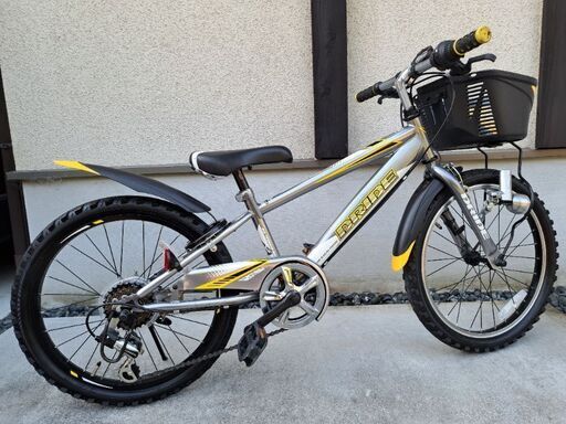 自転車　キッズ　スピードウォッチ、変速付き　20インチ