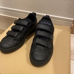 adidasスニーカー