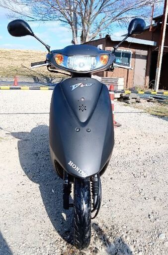優れたエンジン。 ホンダ ディオ AF62。 バッテリーは新品です。 エンジンオイルは新品です。 フロントブレーキパッドは新品です。 リアブレーキパッドは新品です。 フロントタイヤはほぼ新品です。 リアタイヤはほぼ新品です。 キャブレターのオーバーホールが完了しました。 ◆安い価格で安心して乗れる良いバイクを提供しています。