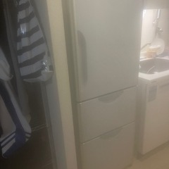 HITACHI 家庭用冷蔵庫　(マンション3階取り来てもらえる方)