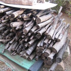 薪　焚物　薪ストーブ　ダルマストーブ　キャンプ　燻製　軽トラに山盛り１台分位です！