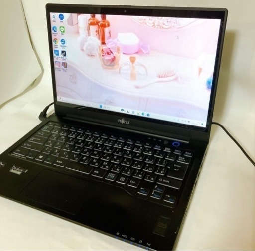FUJITSU 14インチ 　Core i5 webカメラ搭載