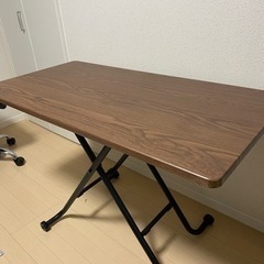 ニトリ製　昇降式テーブル