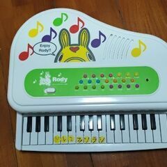 玩具　ピアノ　