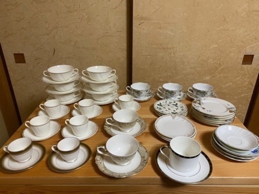 NARUMI カップと皿のセット