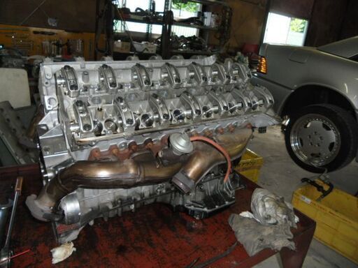 Mベンツ126-107エンジンリビルトシリンダーヘツトKIT販売