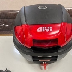 GIVI リヤボックス　ツーリングや通勤通学便利