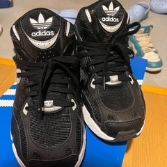 adidasオリジナルス　25cm