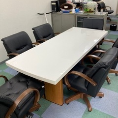 会議用テーブル  椅子8脚 【？】