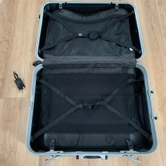 【難あり】大型　スーツケース　鍵2本付き　収納