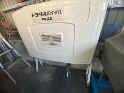 トヨタキャッスルオイルタンク　車
