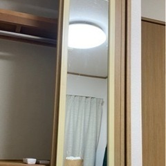 ドアにかけられる鏡（118×30cm）