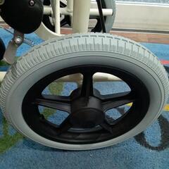 ★【カワムラ】3回使用の美品！車椅子　折り畳めます　取扱説明書・箱あり　【店頭販売のみ】