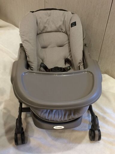 ●150●combi コンビ オートスウィング ネムリラAT BEDi 電動タイプ ハイローチェア メロディ機能 テーブル付き