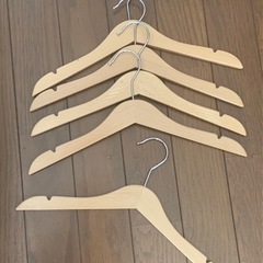 【IKEA】木製キッズ用ハンガー5本セット