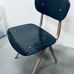 デザインチェアー　椅子