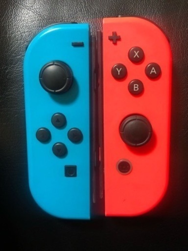 ニンテンドースイッチ 本体とジョイコン-ネオンレッド