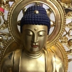 釈迦如来像金箔 高さ130センチ巨大