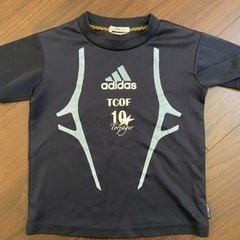 アディダス　100 Tシャツ