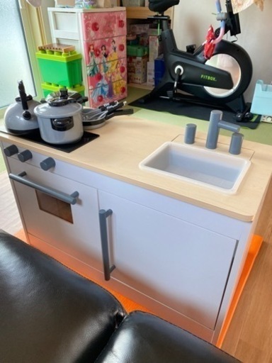 LOWYA ロウヤ イス付き セット おままごとキッチン ままごと遊び 収納 木製 おもちゃ 調理器具 コンロ付き