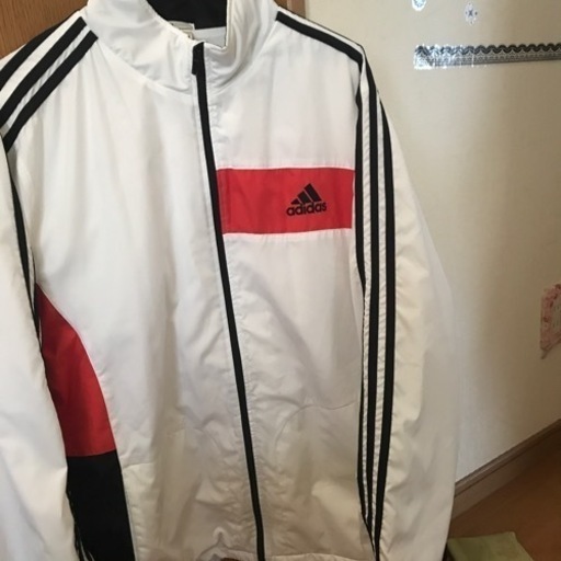 adidas ウィンドブレーカー