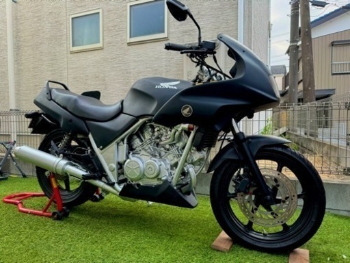 ゼルビス250cc4サイクルV型2気筒