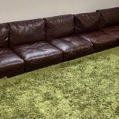 高級ローソファー 5人掛け、オットマン3個。合計8人掛け。