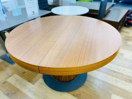 BoConcept (ボーコンセプト) ダイニングテーブル GRANADA