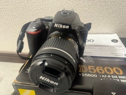 Nikonニコン　D5600ダブルズームキット　デジタル一眼レフカメラ