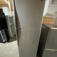 B1502　日立　2ドア冷蔵庫　２２５L　2014年