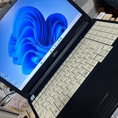 富士通LIFEBOOK A576/RX Windows11 SSD