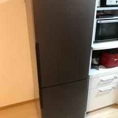 シャープの冷蔵庫です（冷蔵•冷凍2段）