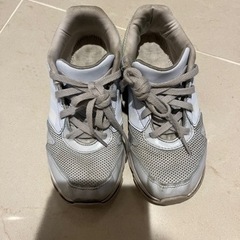 adidasスニーカー21.5